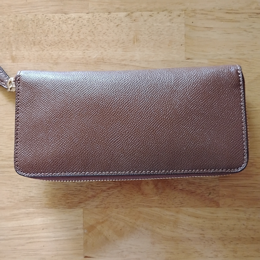 Coach Multifunctional Wallet In English Tan - Picture 16 of 16